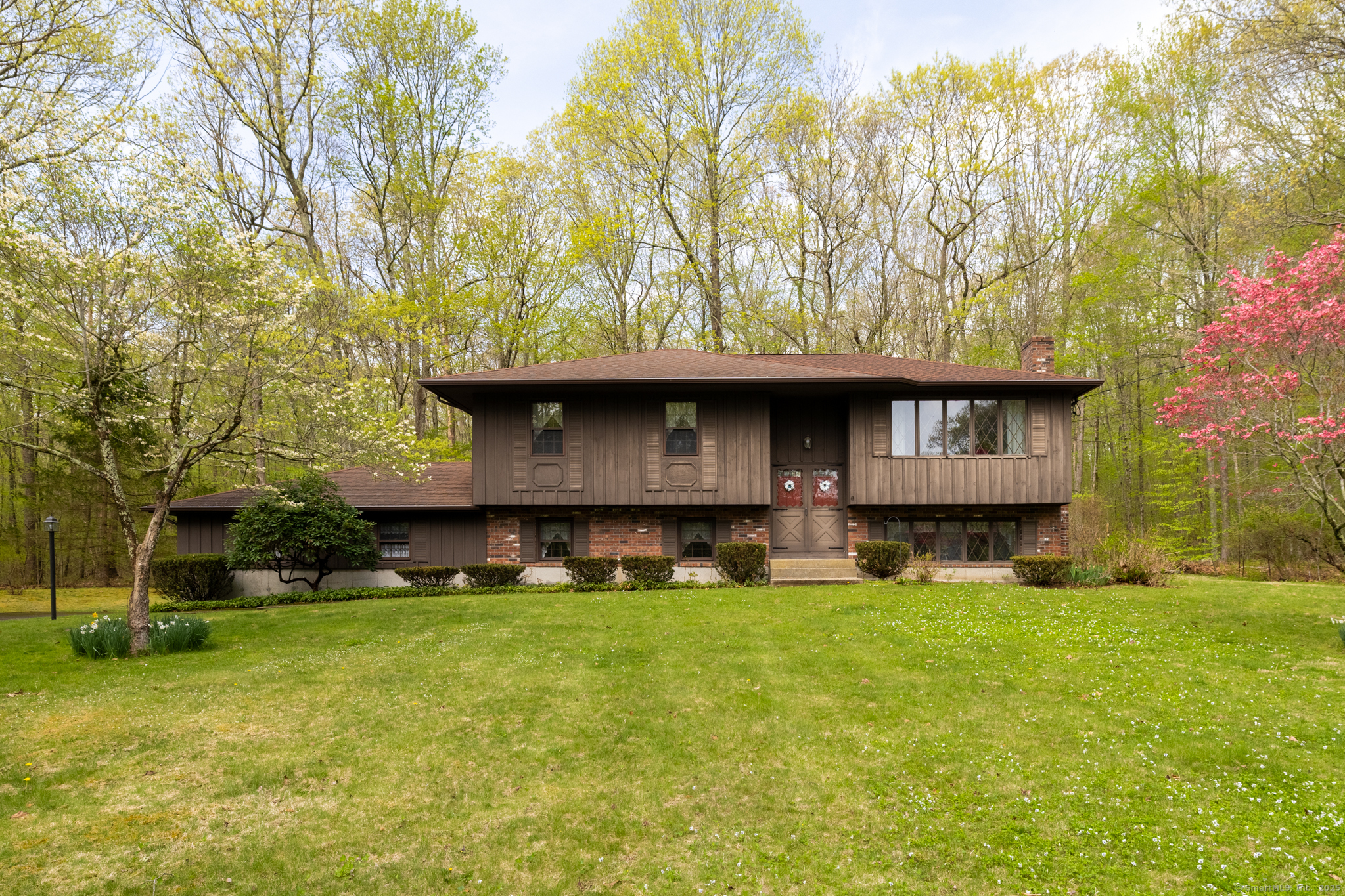 28 Caribou Way, Montville, Connecticut image 1