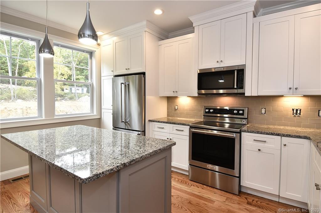 46 Village Crossing #46, East Lyme, Connecticut image 5