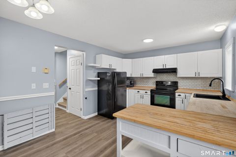 Tiny photo for 124 Lantern Park Drive #3, Naugatuck, CT 06770 (MLS # 24145362)