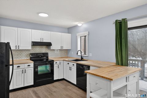 Tiny photo for 124 Lantern Park Drive #3, Naugatuck, CT 06770 (MLS # 24145362)