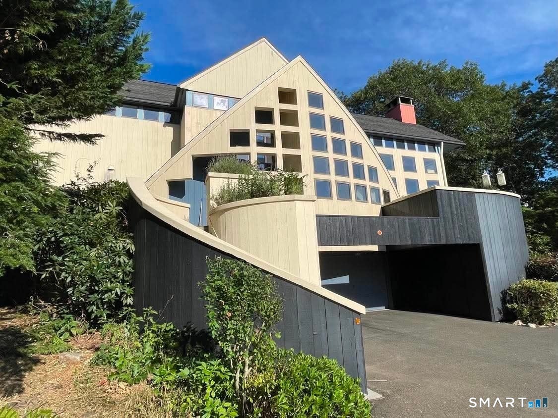 607 Lake Drive
