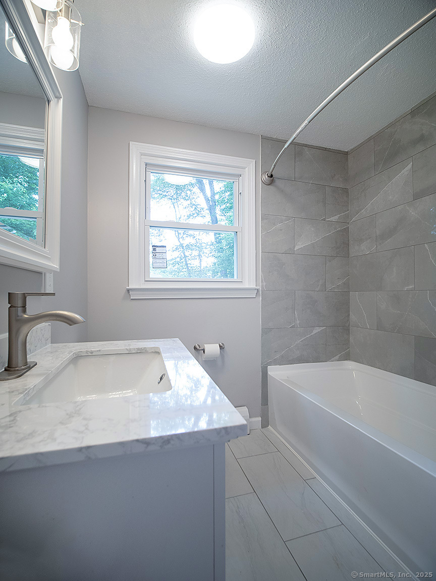 179 Anns Farm Road, Hamden, Connecticut image 25