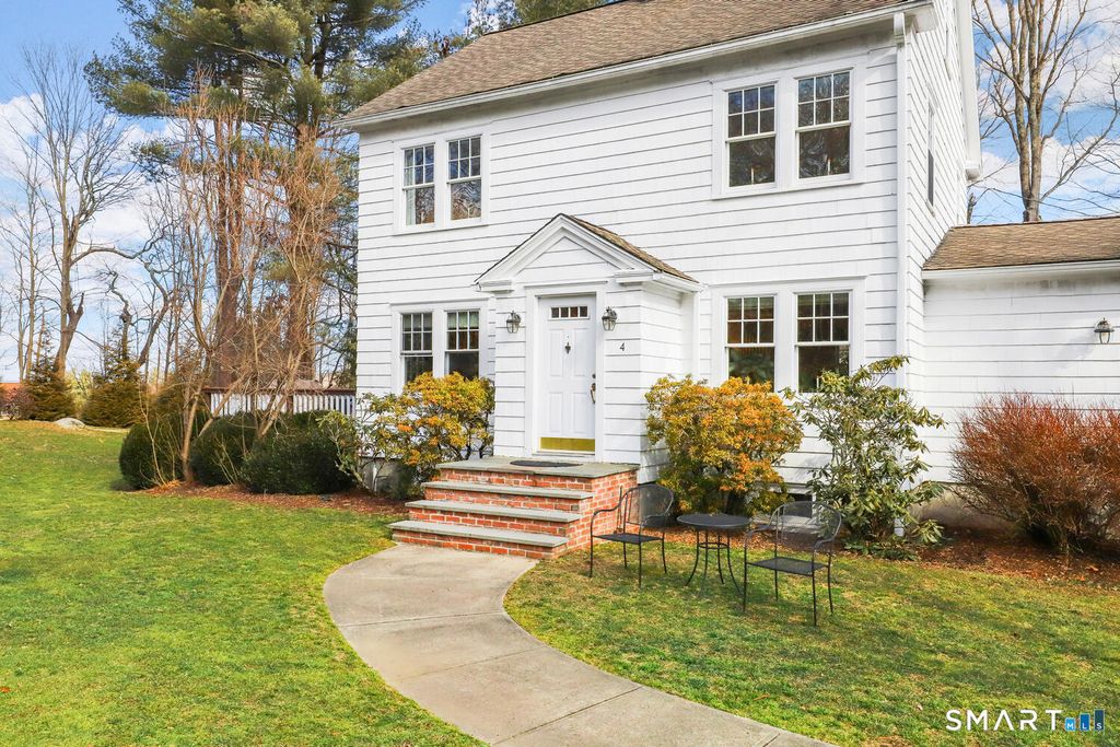 Photo of 4 Kay Lane, Newtown, CT 06470 (MLS # 24143187)