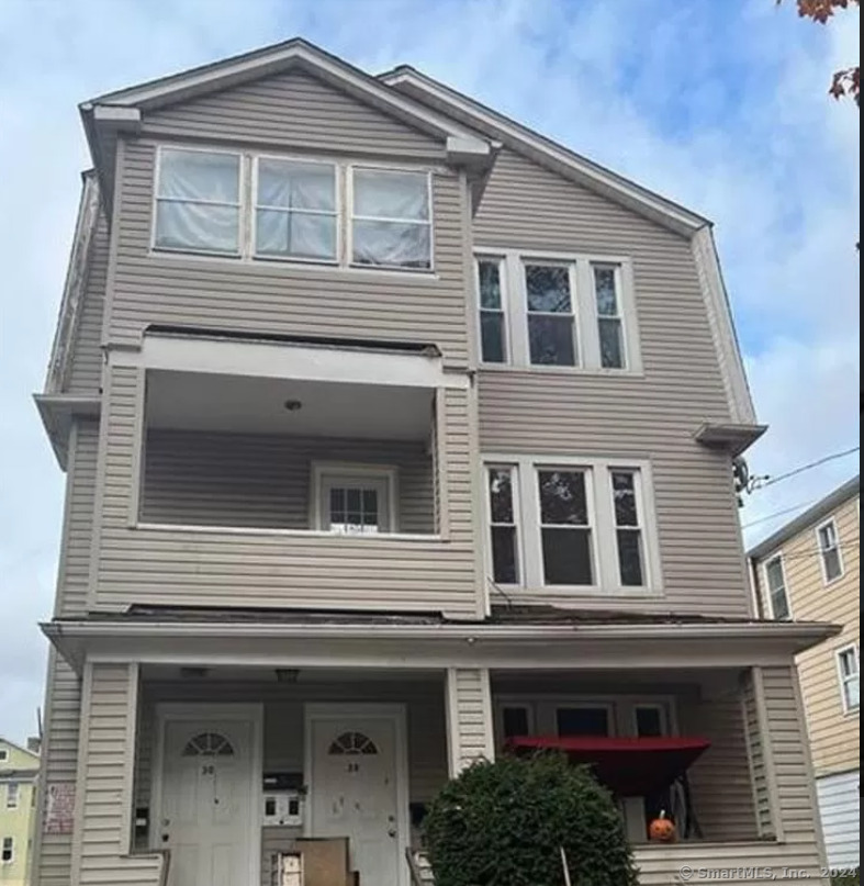 Rental Property at 2830 Arnold Street 3, Hartford, Connecticut - Bedrooms: 2 
Bathrooms: 1 
Rooms: 4  - $1,350 MO.