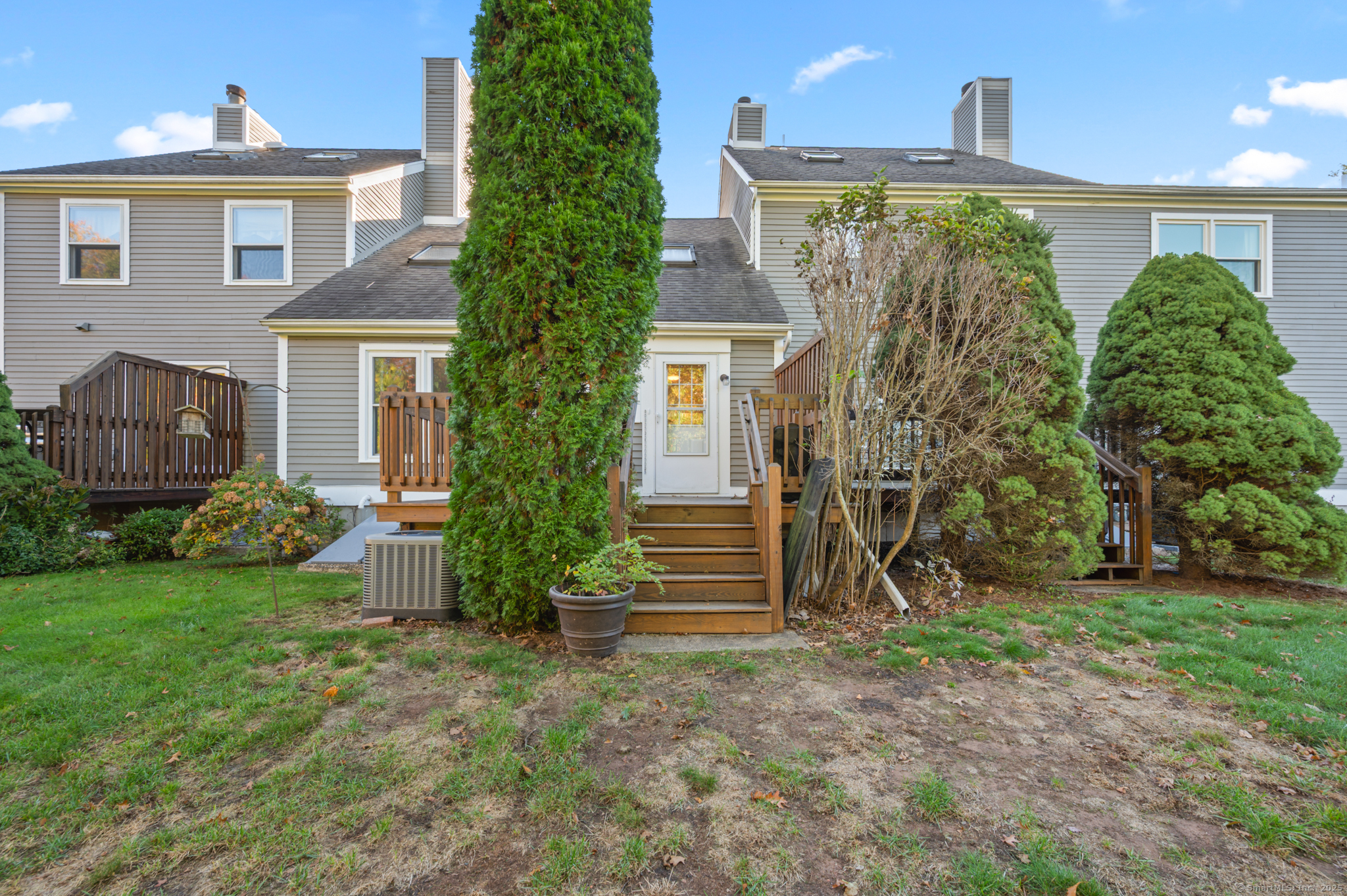 Glastonbury, Connecticut 06033, United States, 1 Bedroom Bedrooms, ,2 BathroomsBathrooms,Residential,Active,228802