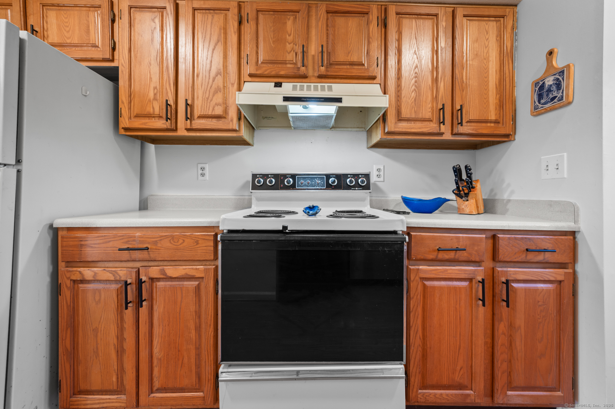 Glastonbury, Connecticut 06033, United States, 1 Bedroom Bedrooms, ,2 BathroomsBathrooms,Residential,Active,228802