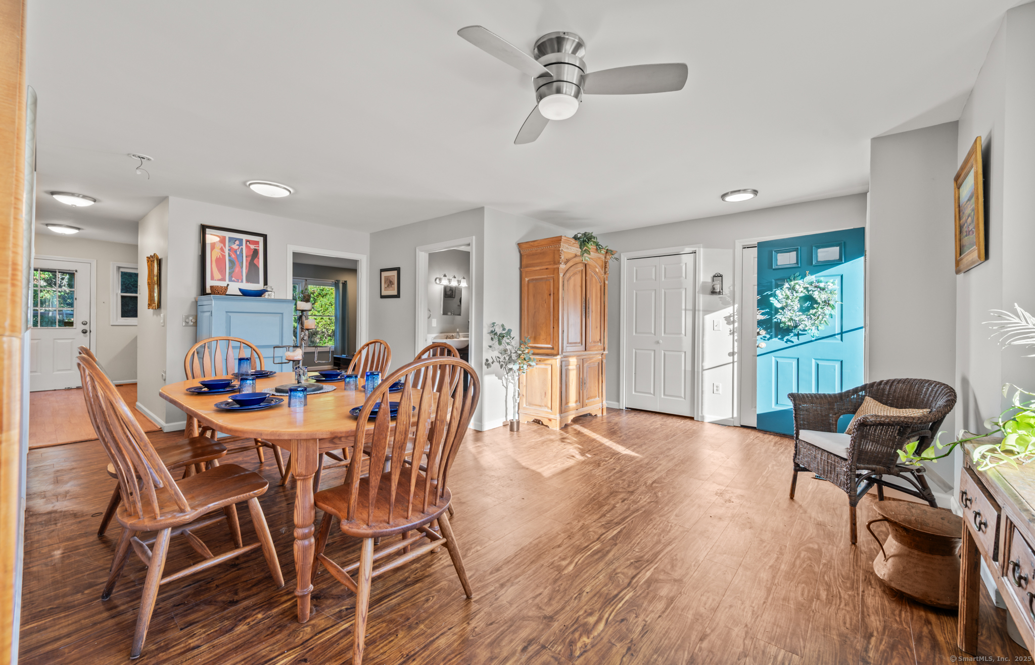 Glastonbury, Connecticut 06033, United States, 1 Bedroom Bedrooms, ,2 BathroomsBathrooms,Residential,Active,228802