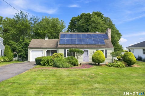 Photo of 866 Ridge Road, Wethersfield, CT 06109 (MLS # 24194295)