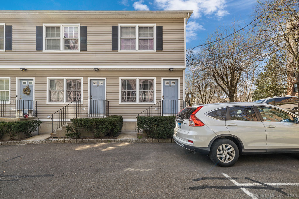 Photo 1 of 48 Strawberry Hill Avenue 18, Stamford, Connecticut, $449,000, Web #: 24004328
