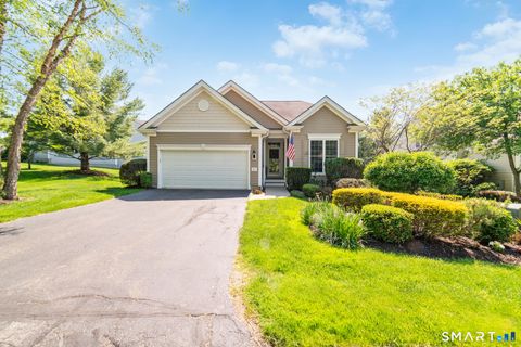 Photo of 71 Links Way #71, Oxford, CT 06478 (MLS # 24177225)
