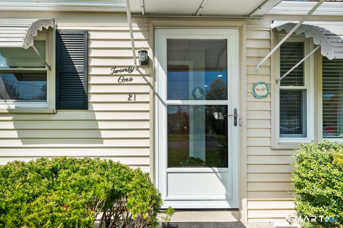21 Brookside Circle