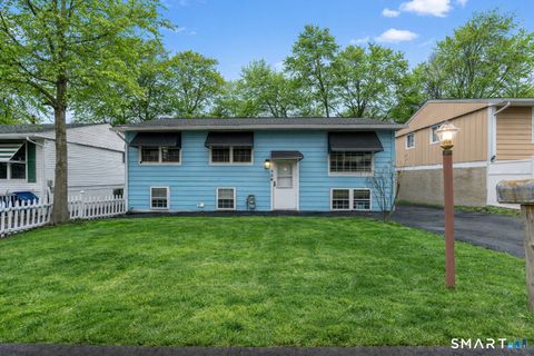 Photo of 75 Wenham Street, West Haven, CT 06516 (MLS # 24165550)