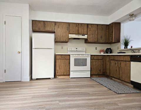 Tiny photo for 975 Meriden Road #APT 11, Waterbury, CT 06705 (MLS # 24133575)