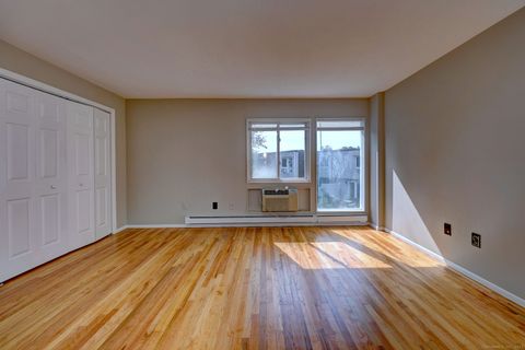 Tiny photo for 65 West Walk #65, West Haven, CT 06516 (MLS # 24142318)