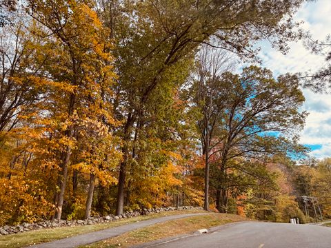 Tiny photo for 19 Chestnut Drive #19, Avon, CT 06001 (MLS # 24134398)