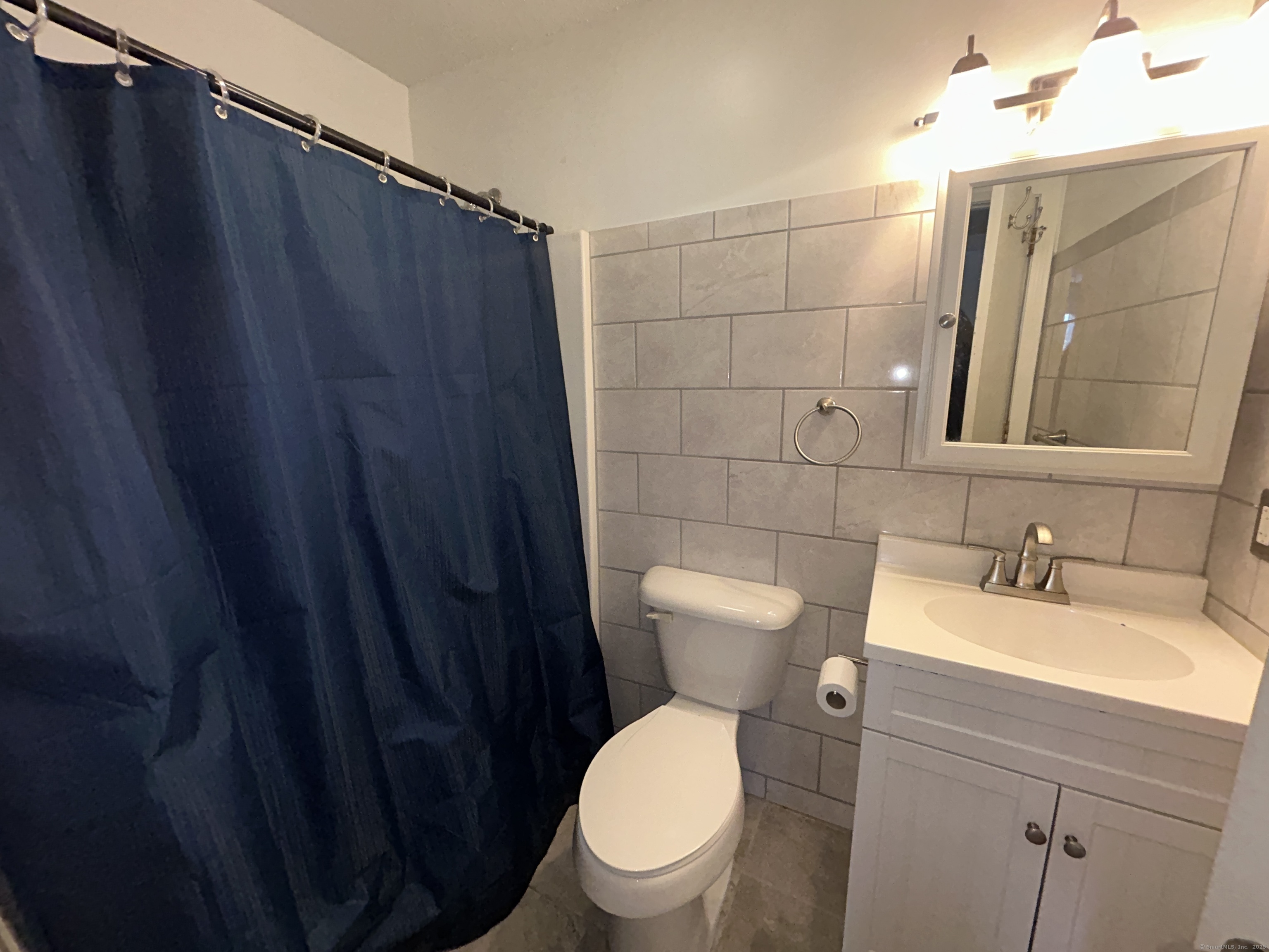 Newington, Connecticut 06111, United States, 1 Bedroom Bedrooms, ,1 BathroomBathrooms,Residential,Pending,5823