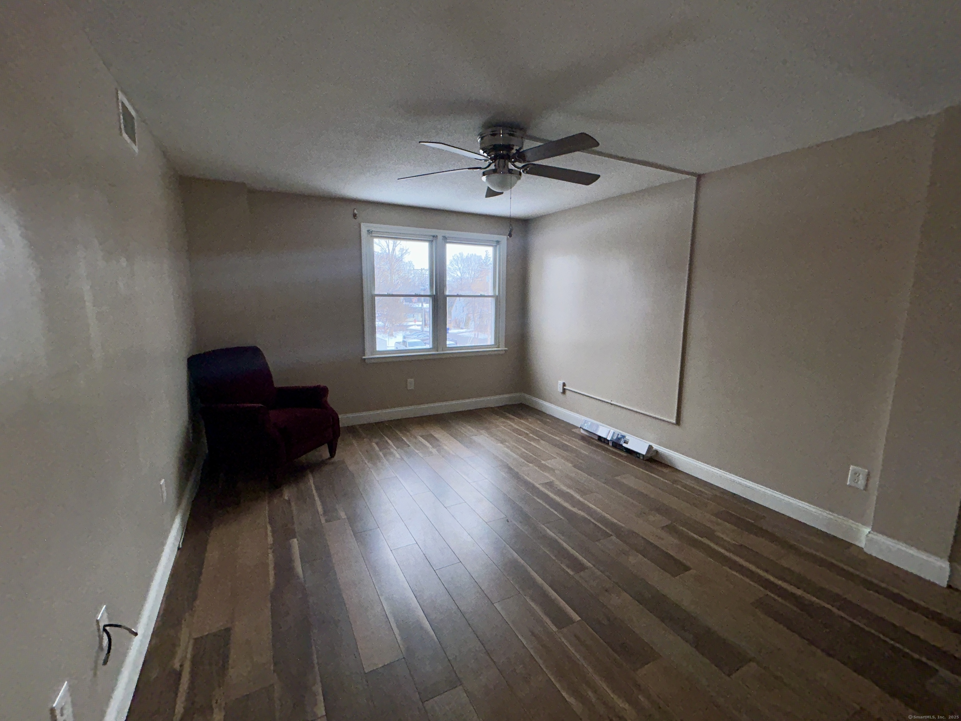 Newington, Connecticut 06111, United States, 1 Bedroom Bedrooms, ,1 BathroomBathrooms,Residential,Pending,5823