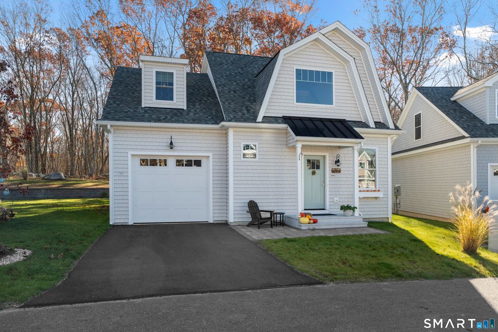 Photo of 10 Ivy Hill #10, Waterford, CT 06385 (MLS # 24170948)