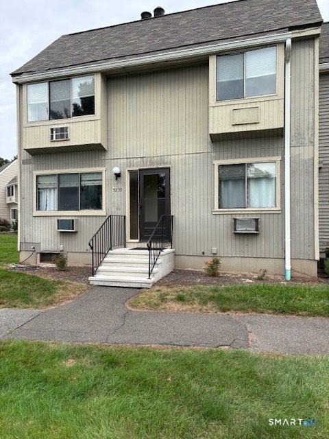 33 Essex Court 33