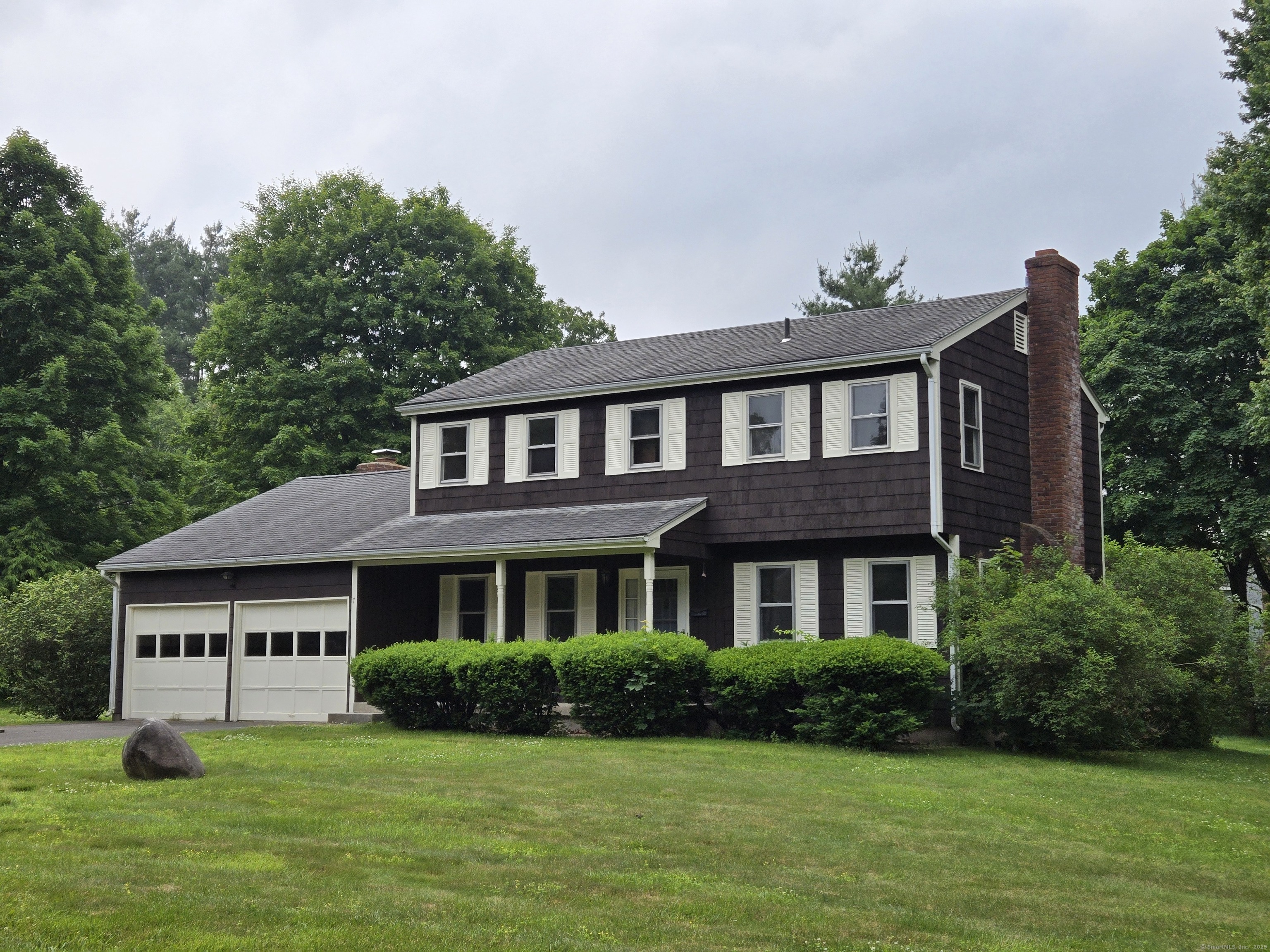 Michael Road, Simsbury, Connecticut - 4 Bedrooms  
3 Bathrooms  
8 Rooms - 
