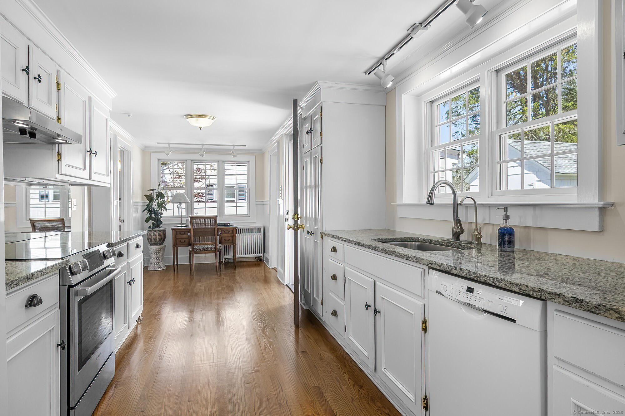 13 Rochambeau Avenue, Ridgefield, Connecticut image 11