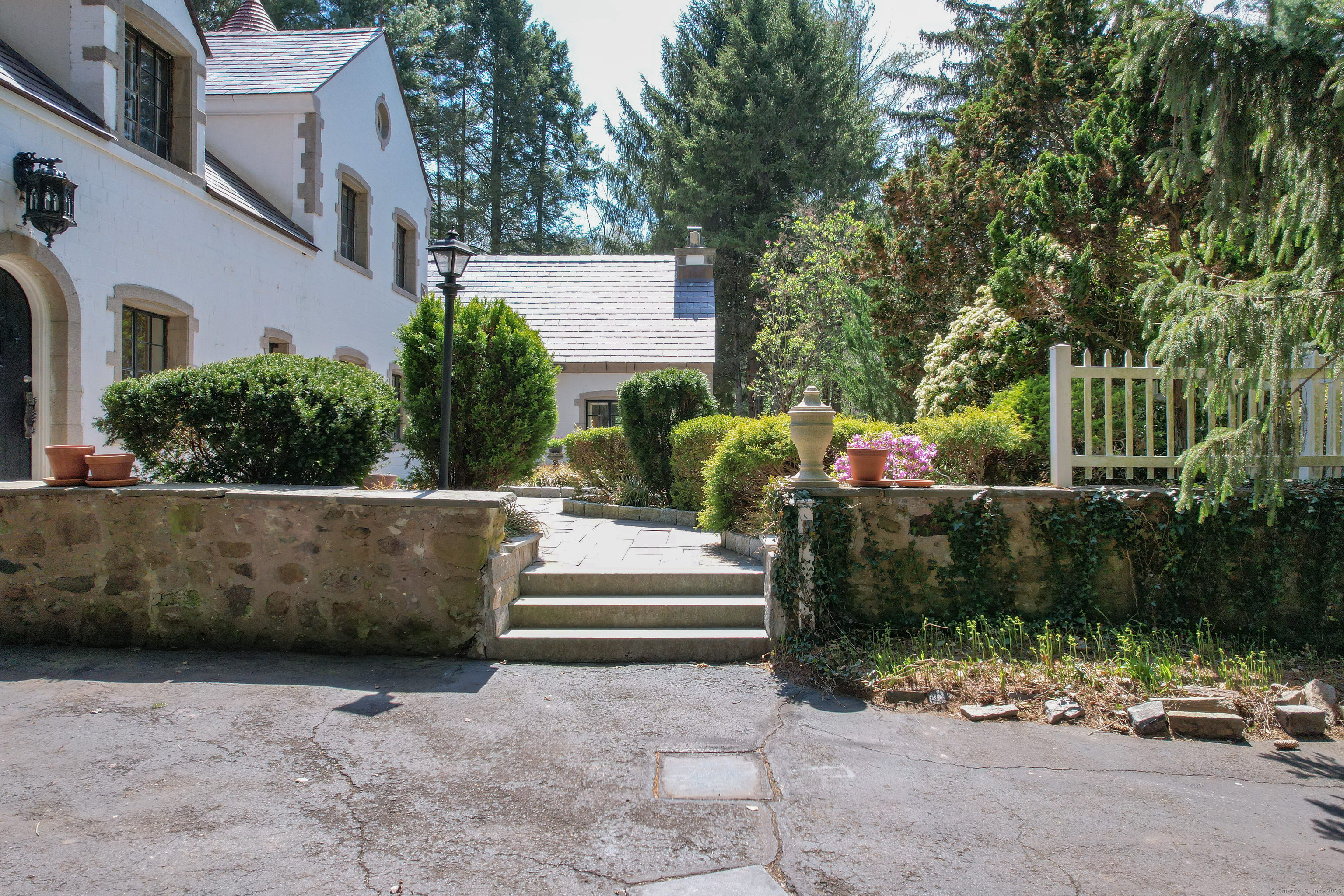 454 Castle Glenn, Cheshire, Connecticut image 5