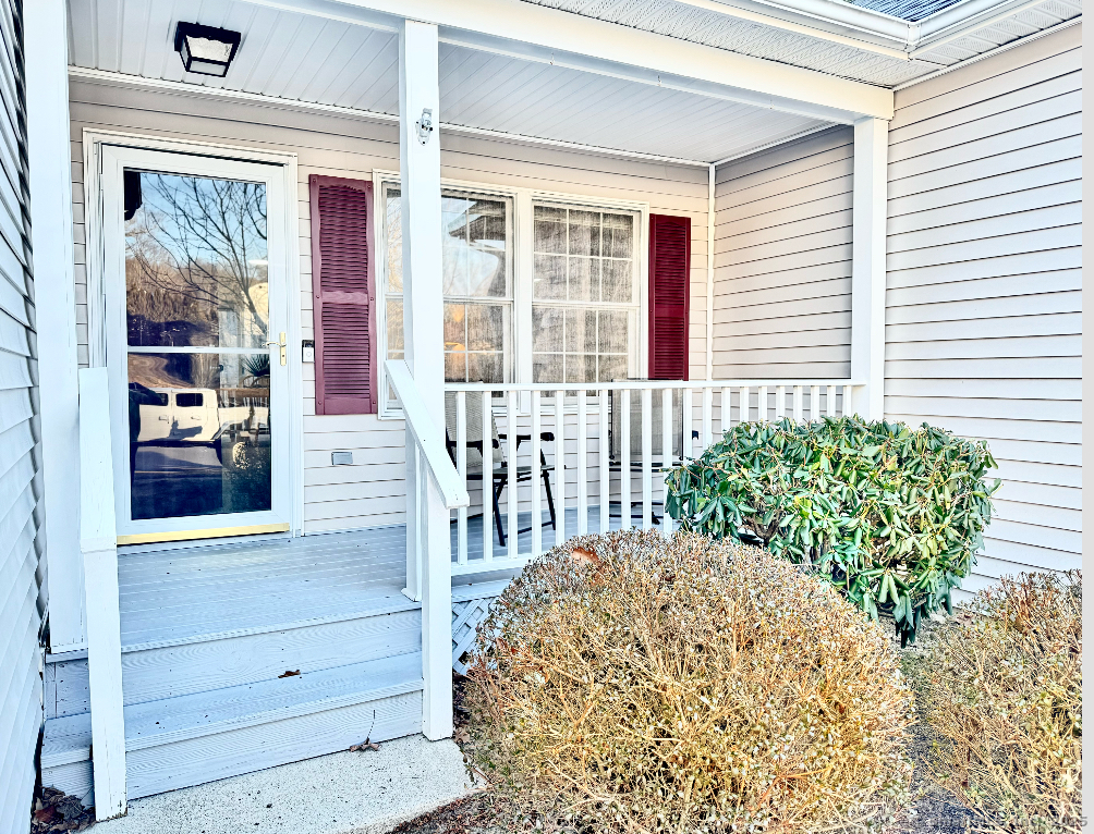 186 Heather Glen Lane, Groton, Connecticut image 5