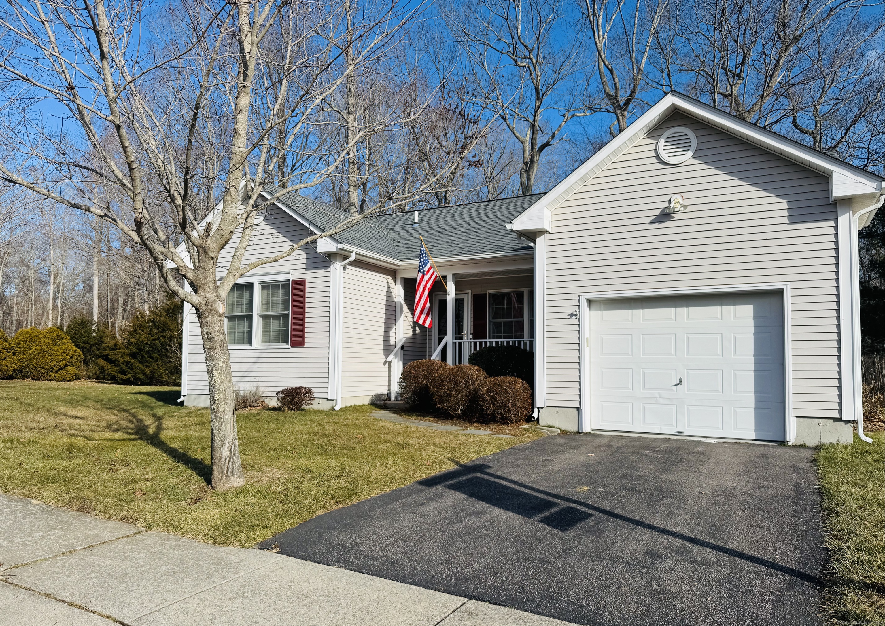 186 Heather Glen Lane, Groton, Connecticut image 2