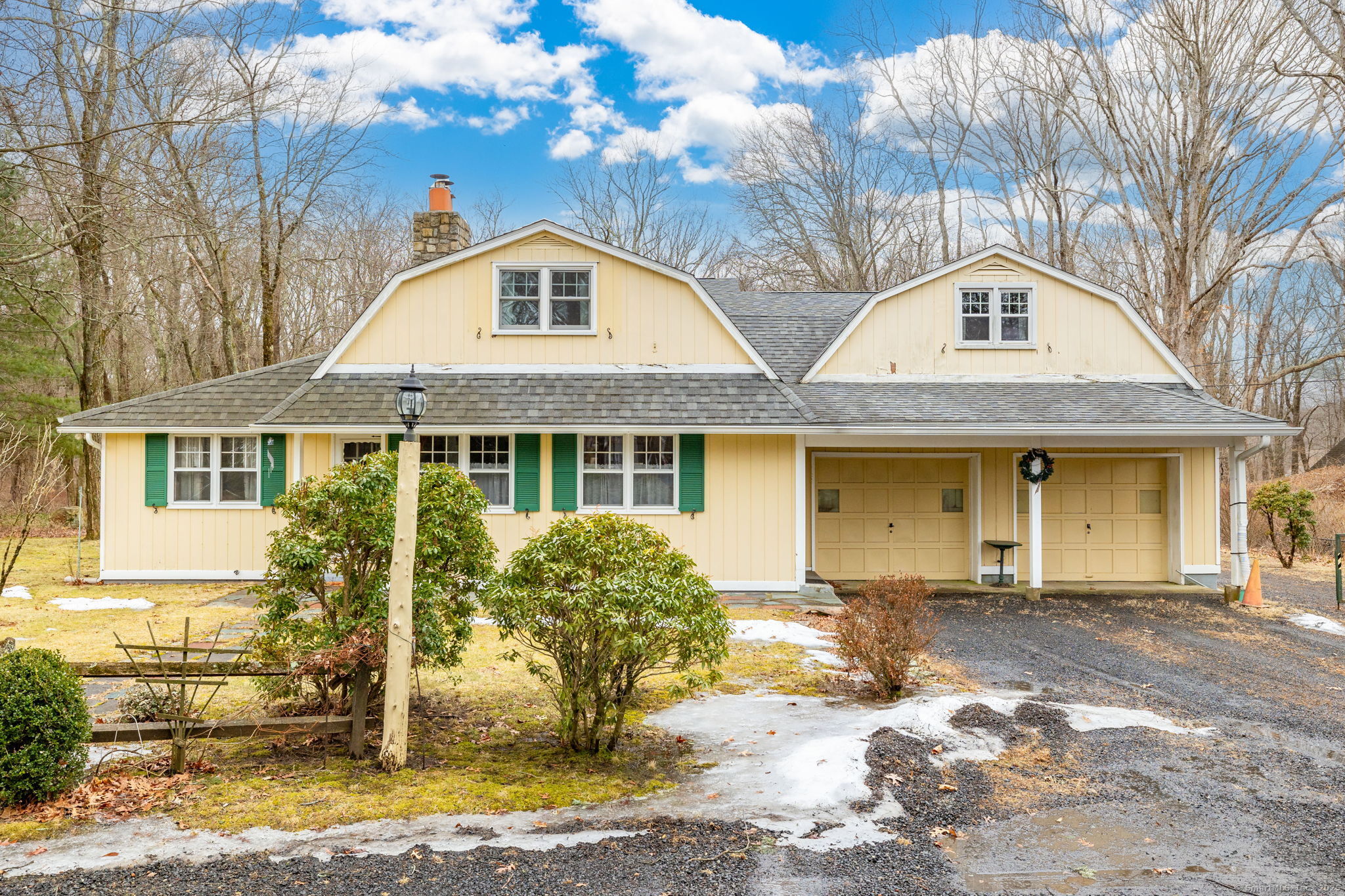 Christian Road, Middlebury, Connecticut - 3 Bedrooms  
3 Bathrooms  
7 Rooms - 