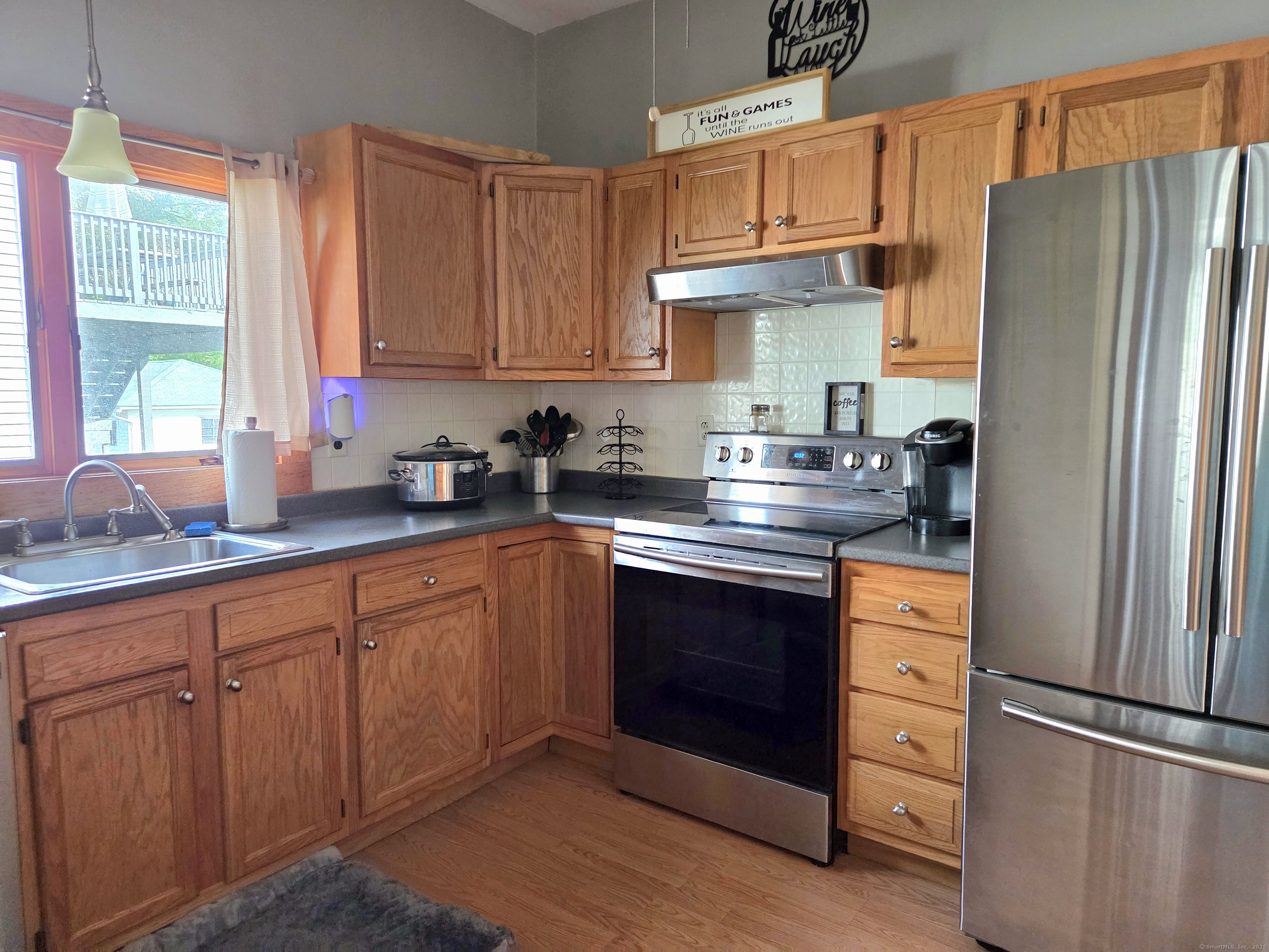 69 North Hoadley Street