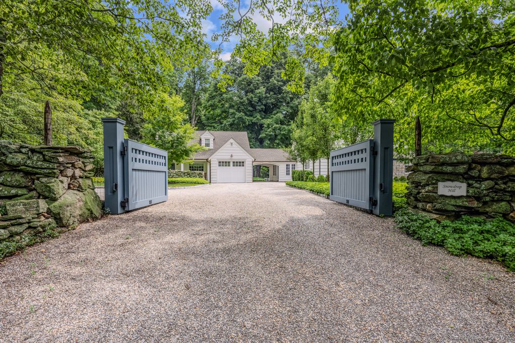 Photo of 102 Eleven O&#39;clock Road, Weston, CT 06883 (MLS # 24141795)