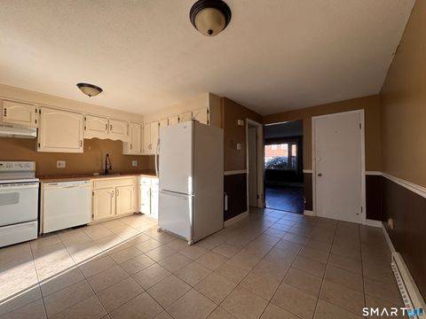 Tiny photo for 148 Westbury Park Road #APT A, Watertown, CT 06795 (MLS # 24147094)