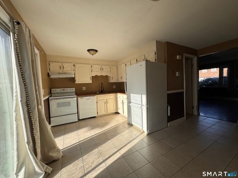 Tiny photo for 148 Westbury Park Road #APT A, Watertown, CT 06795 (MLS # 24147094)