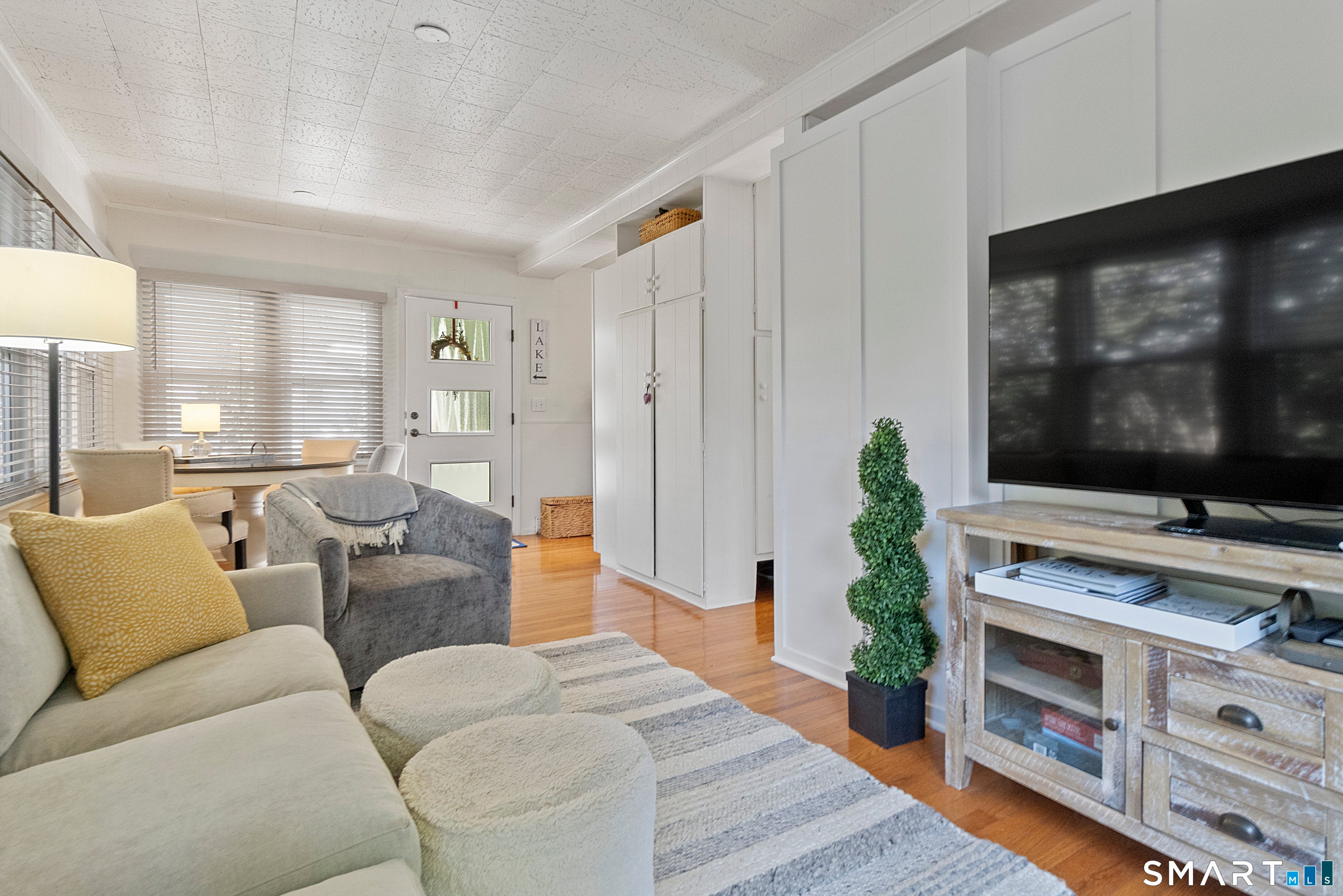 215 Mamanasco Road 215