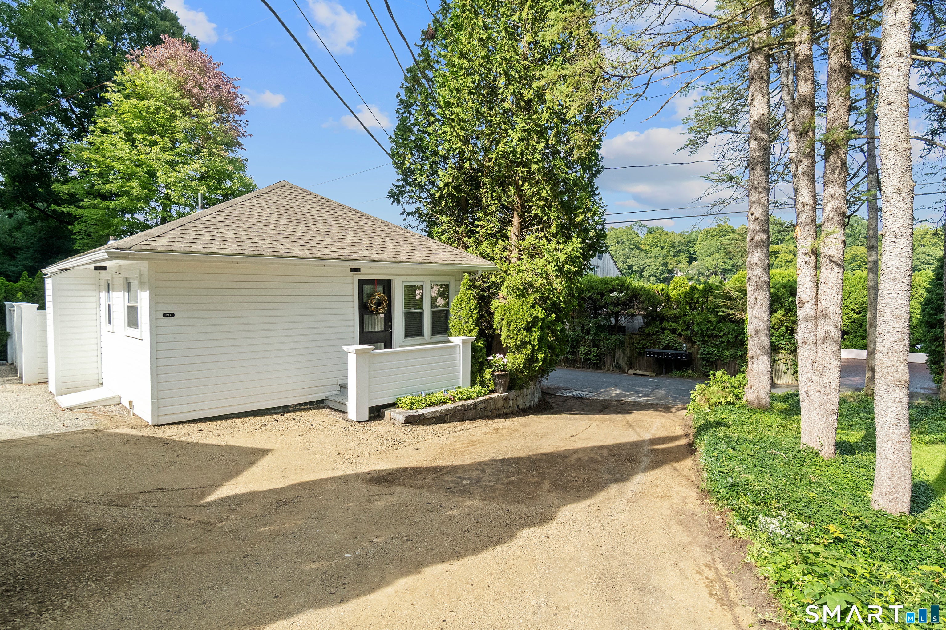 215 Mamanasco Road 215