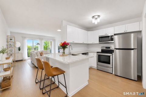 Photo of 950 Cove Road #C8, Stamford, CT 06902 (MLS # 24174894)