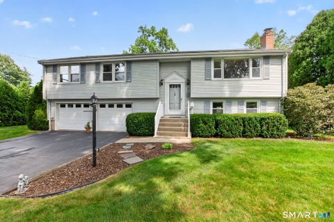 Photo of 12 Syracuse Drive, East Hartford, CT 06108 (MLS # 24198237)