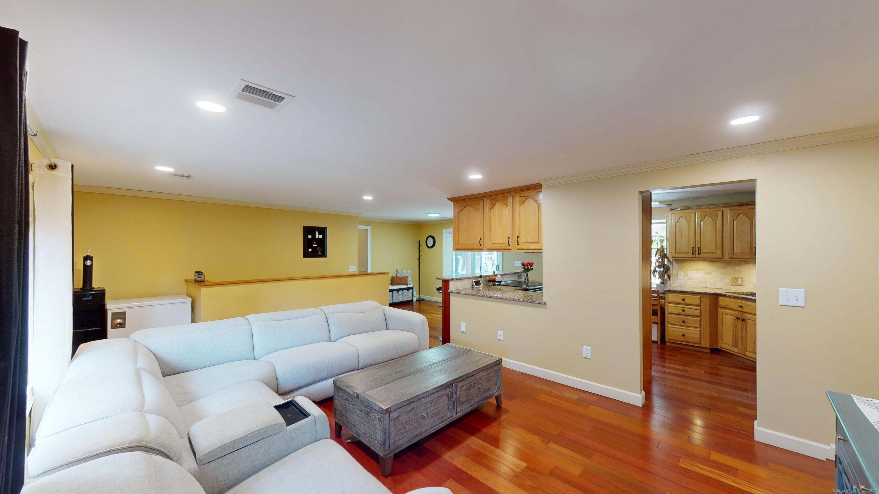 98 Breakneck Hill Road