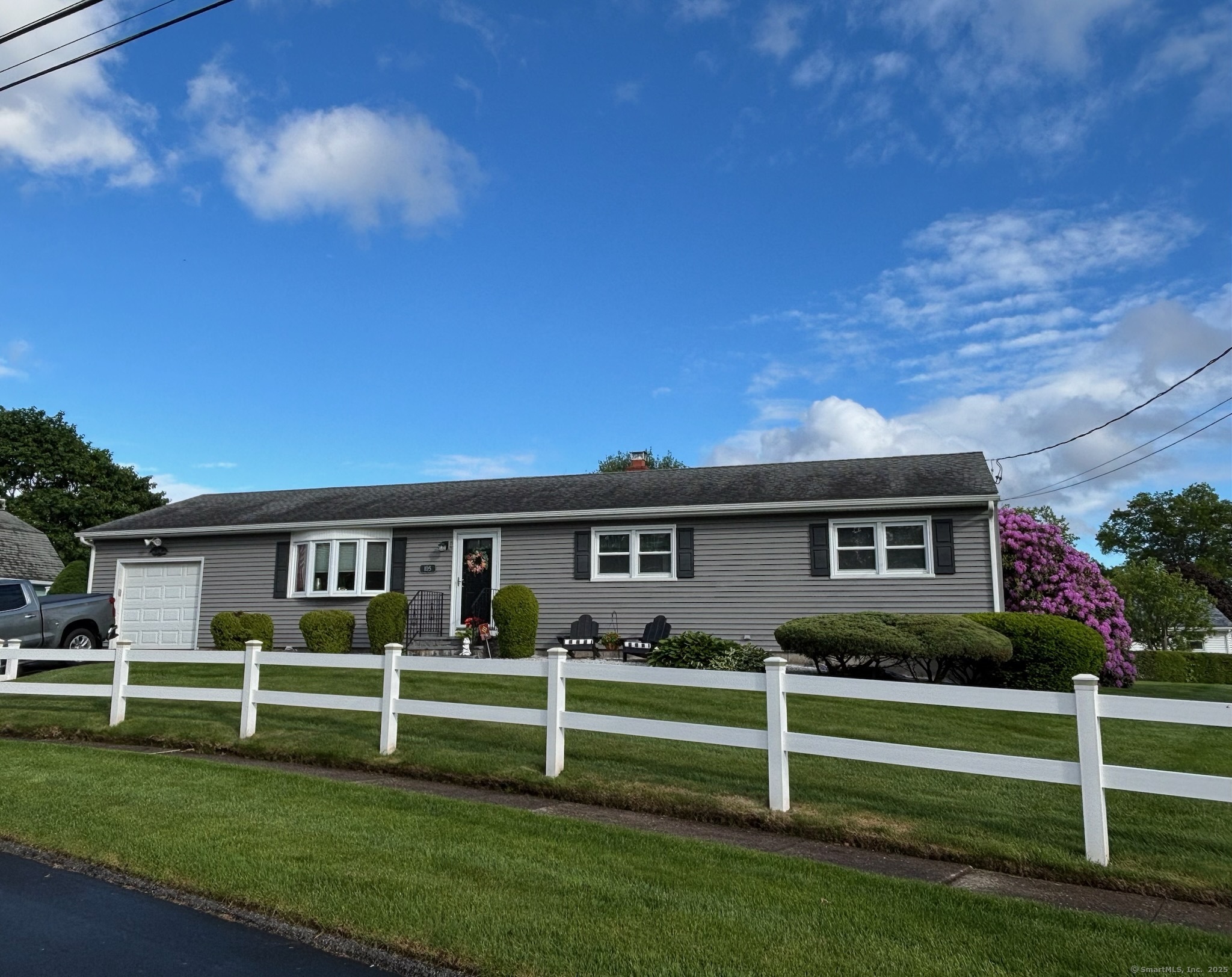 Property for Sale at Daniel Drive, Stratford, Connecticut - Bedrooms: 3 
Bathrooms: 3 
Rooms: 5  - $649,999