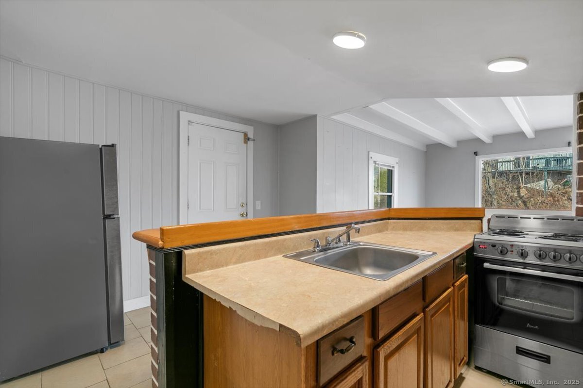 52 Short Beach Road, East Haven, Connecticut image 11