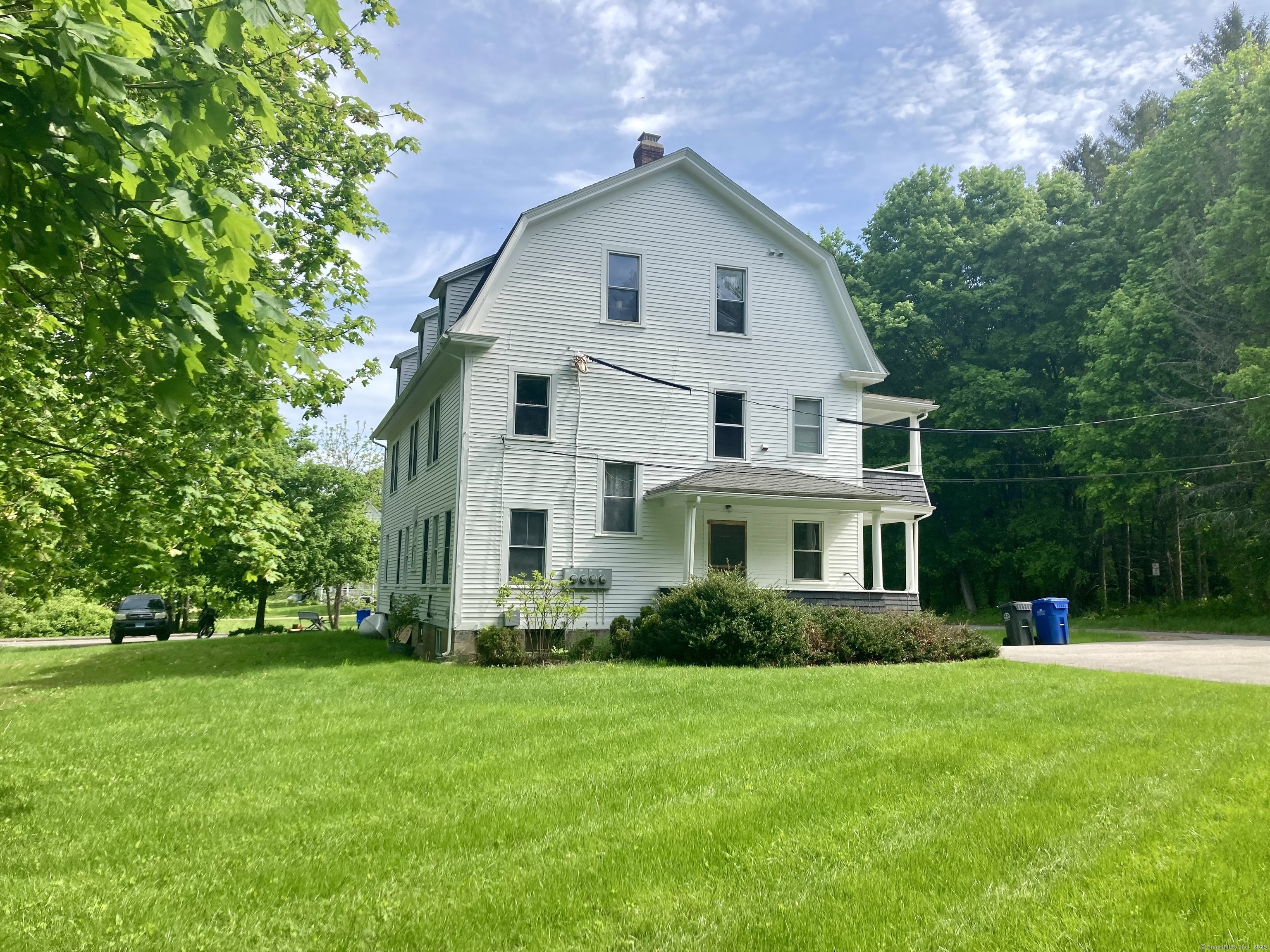 8 Center Street 3