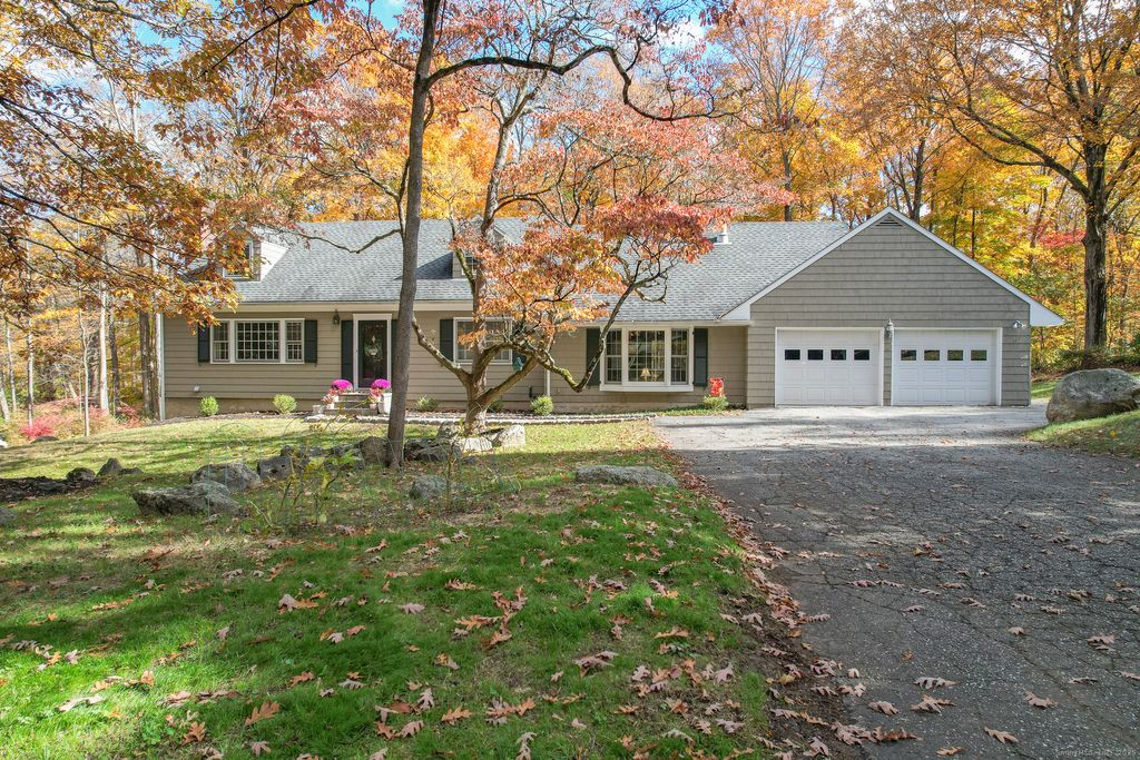 Photo of 76 Sugarloaf Mountain Road, Ridgefield, CT 06877 (MLS # 24142023)