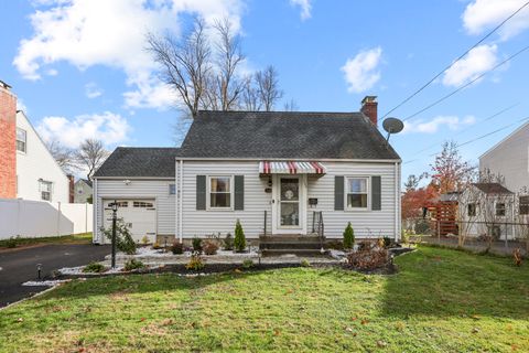 Photo of 133 Robbins Avenue, Newington, CT 06111 (MLS # 24142227)