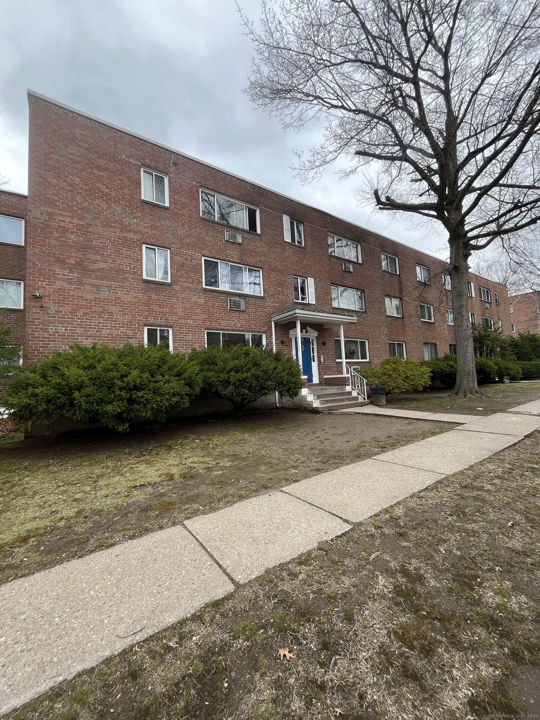 7 Bell Court, East Hartford, Connecticut image 1