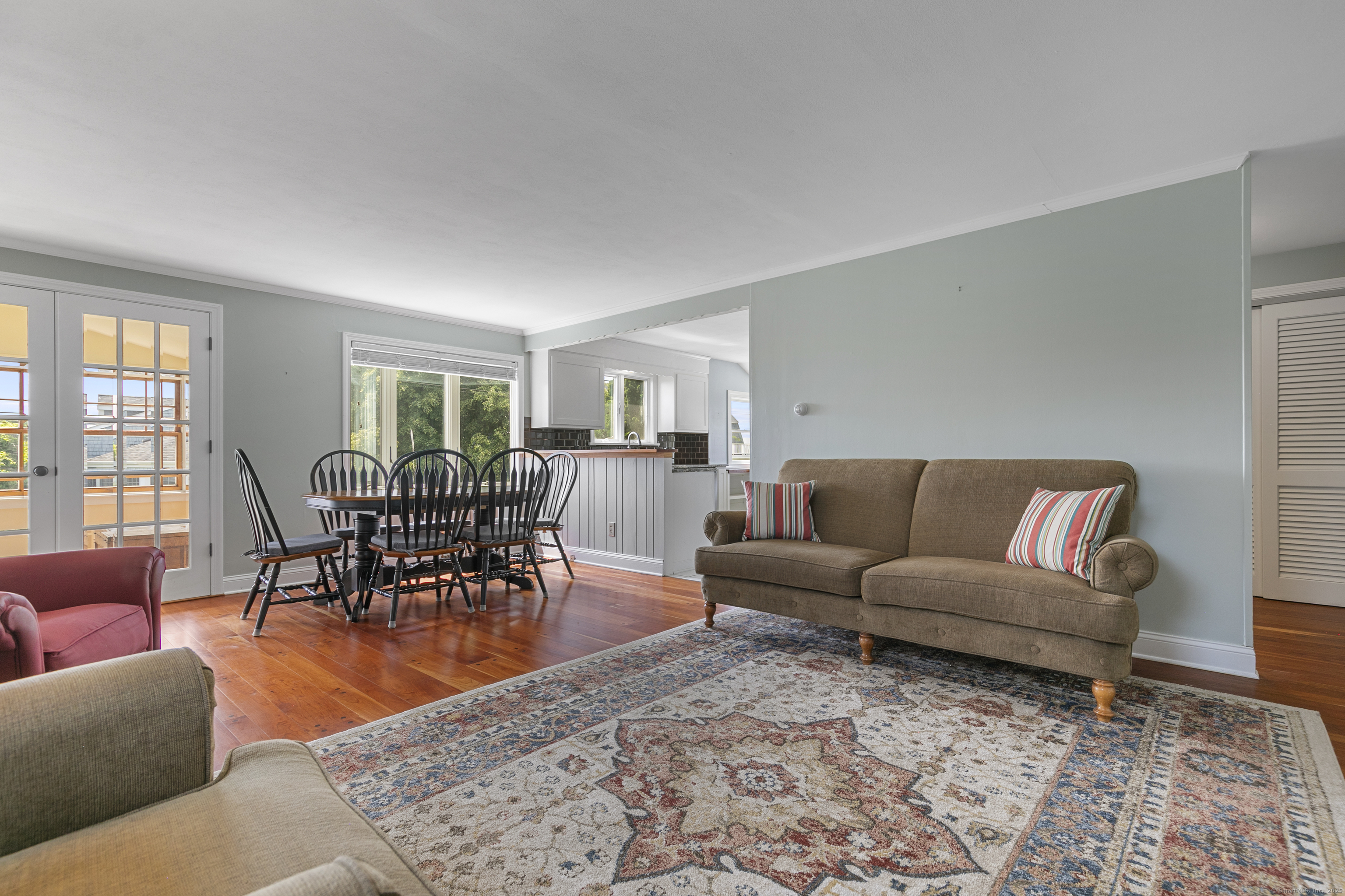 290 Neck Road