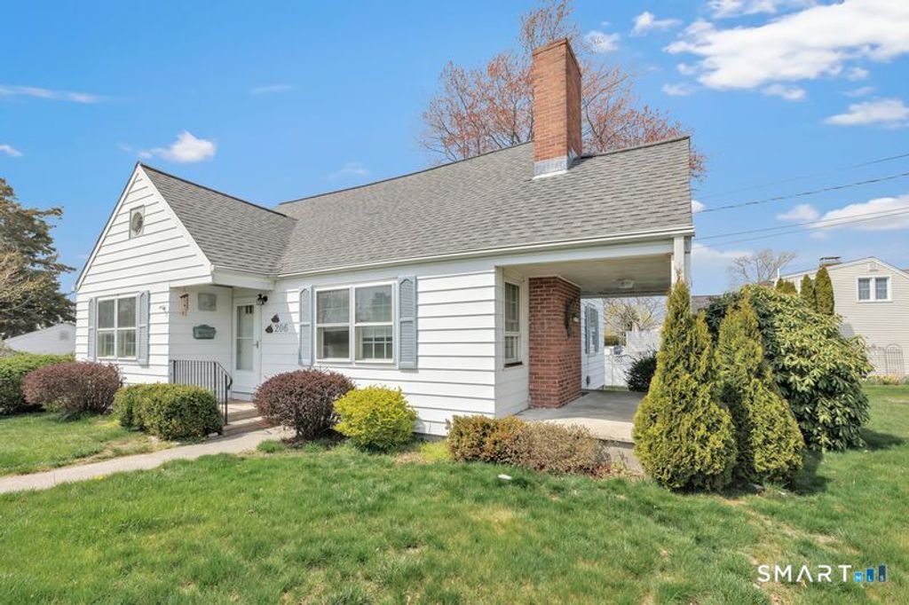 Photo of 206 Crown Street, Stratford, CT 06615 (MLS # 24166548)