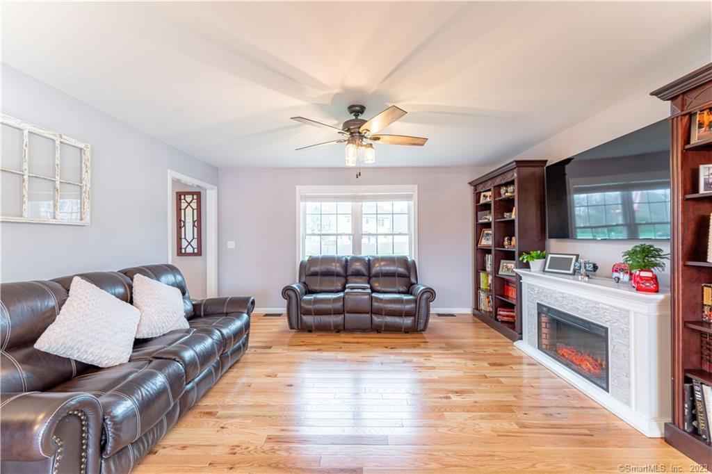 Photo 14 of 40 of 15 Quakertown Meadow house