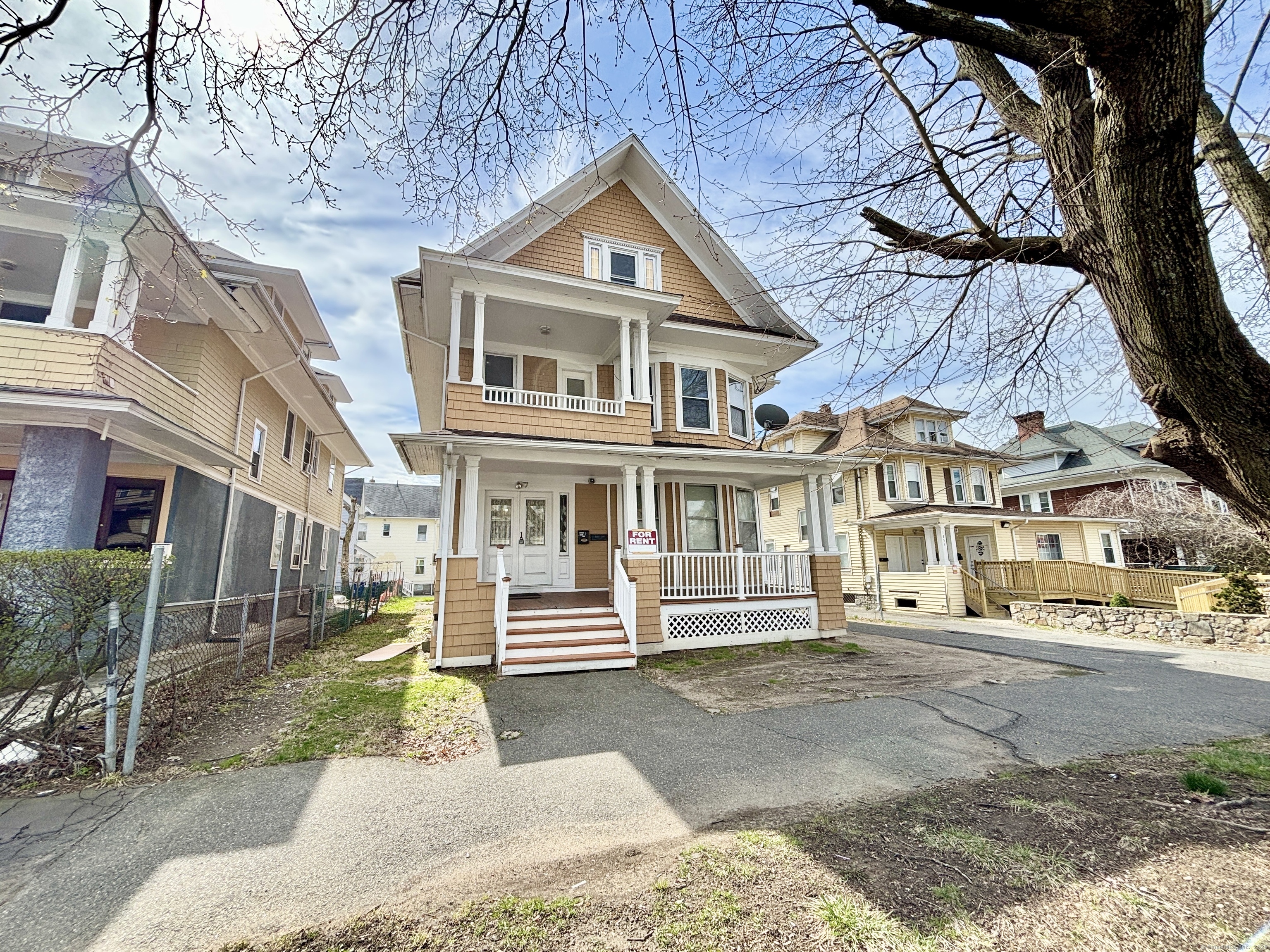 Rental Property at North Avenue, Bridgeport, Connecticut - Bedrooms: 2 
Bathrooms: 1 
Rooms: 4  - $1,795 MO.