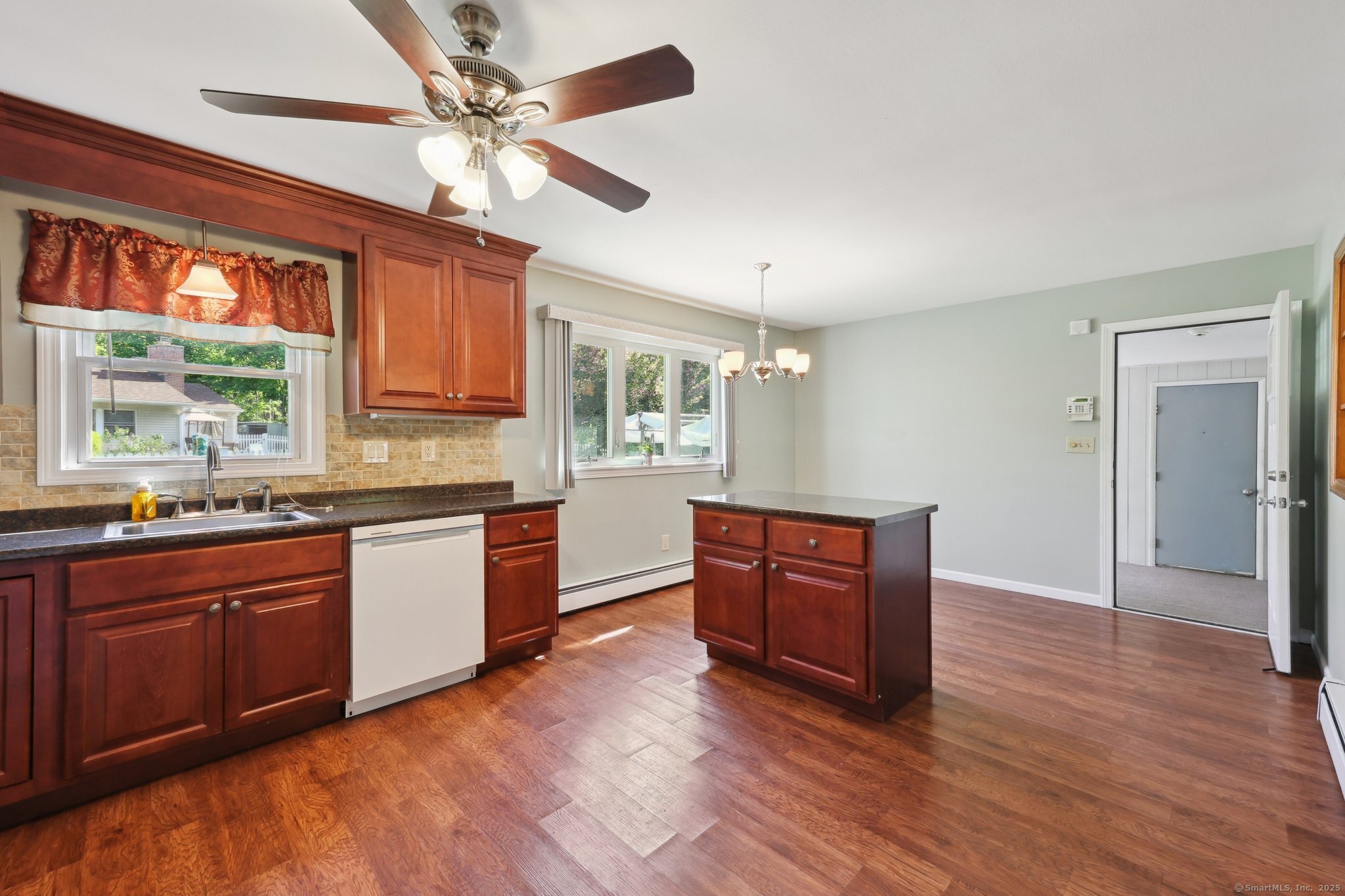 11 Jamestown Road, Hamden, Connecticut image 8