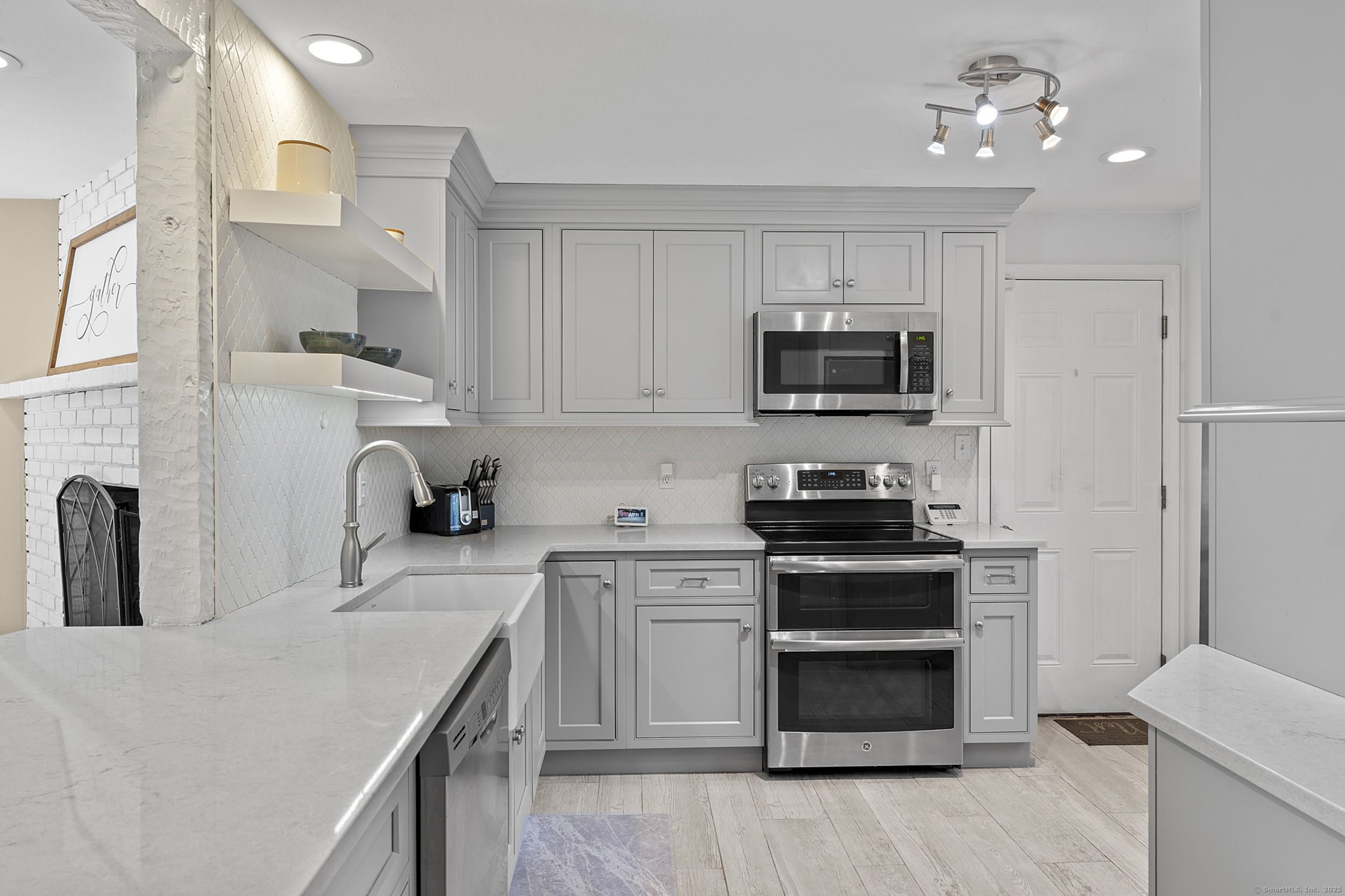 28 Hilltop Drive, Trumbull, Connecticut image 17